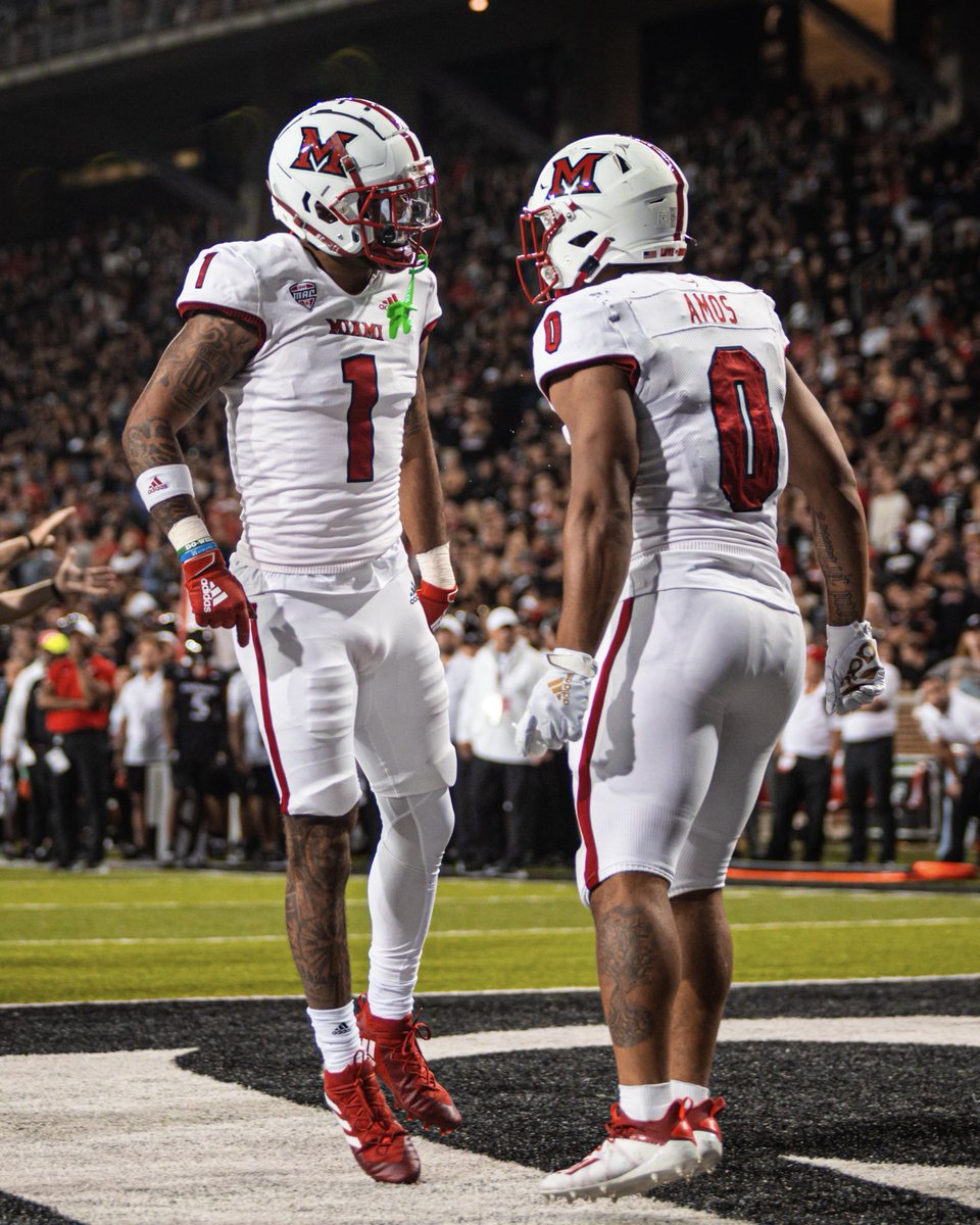 MiamiOHFootball's tweet photo. 𝐓𝐁𝐓 𝐭𝐨 𝐭𝐡𝐞 𝐥𝐚𝐬𝐭 𝐭𝐢𝐦𝐞 𝐰𝐞 𝐁𝐚𝐭𝐭𝐥𝐞𝐝 𝐟𝐨𝐫 𝐭𝐡𝐞 𝐕𝐢𝐜𝐭𝐨𝐫𝐲 𝐁𝐞𝐥𝐥 𝐢𝐧 𝐂𝐢𝐧𝐜𝐲 😎

#RiseUpRedHawks | 🎓🏆 https://t.co/0f6GWdoCig