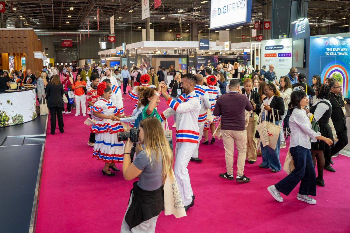 DavidColladoM's tweet photo. Y hoy cerramos nuestra participación mostrando otra parte esencial de República Dominicana: nuestra cultura. 

Música, baile y gastronomía llenaron nuestro stand y pusieron a disfrutar a quienes nos acompañaron. https://t.co/Nzqzc3cHGT