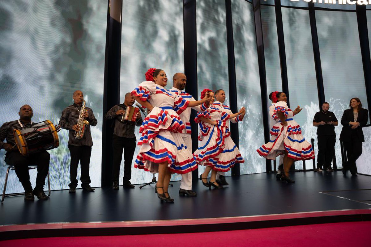 DavidColladoM's tweet photo. Y hoy cerramos nuestra participación mostrando otra parte esencial de República Dominicana: nuestra cultura. 

Música, baile y gastronomía llenaron nuestro stand y pusieron a disfrutar a quienes nos acompañaron. https://t.co/Nzqzc3cHGT