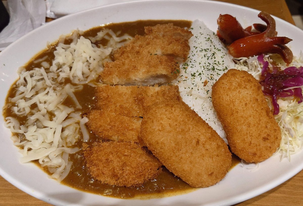 shereenmei's tweet photo. う〜ん、そばつゆでこしょうのかかった硬めの麺食ってる気分、スパイシーさんに合う旨味がないような、、
まじでチャーシューとかほしい、麺だけじゃこのスパイスに合わない https://t.co/uU29yVARFx