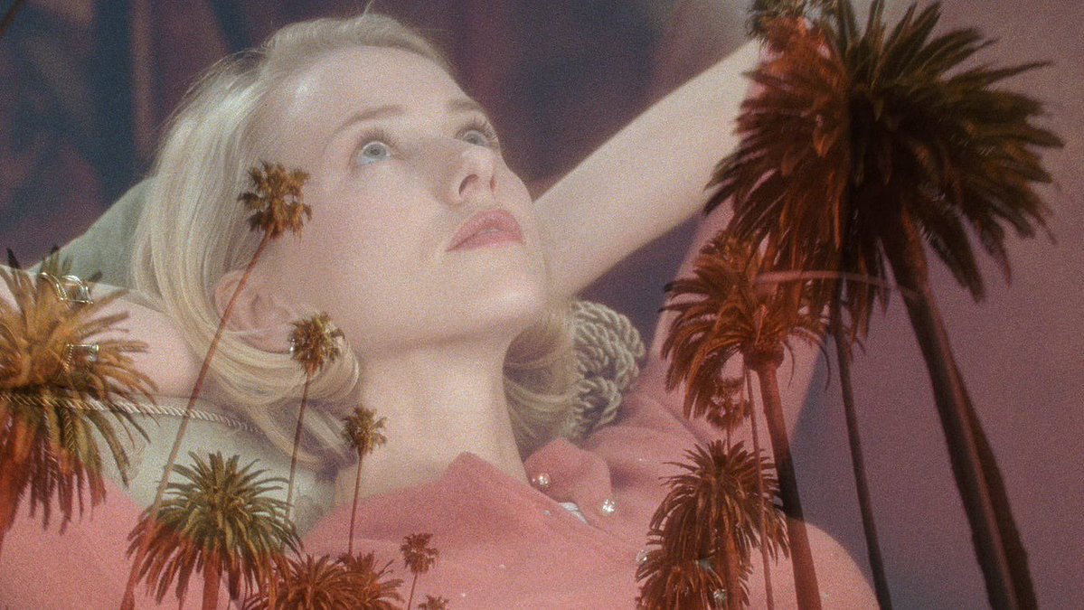 EARTHM0VERRR's tweet photo. david lynch really has a shot that could be considered the greatest shot of all time in every single one of his films https://t.co/LN7SuBgvxU
