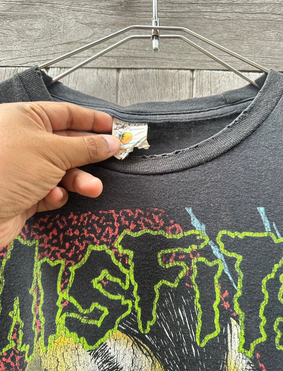ChanteSubrhh's tweet photo. Misfits 2010s 
Size L 22. 5/29. 5 
Price: 1, 500 THB 
For more details, DM me. *Item has not been cleaned yet. * https://t.co/zuGwY5bwNN