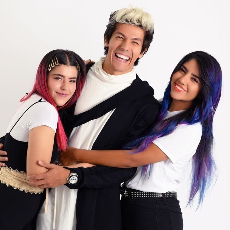 psycodeliqa's tweet photo. Recordatorio diario de que amo mucho a mis hermanos, son lo mejor del mundo de vdd. 😿🤍 https://t.co/3SYhWeZ9Cv