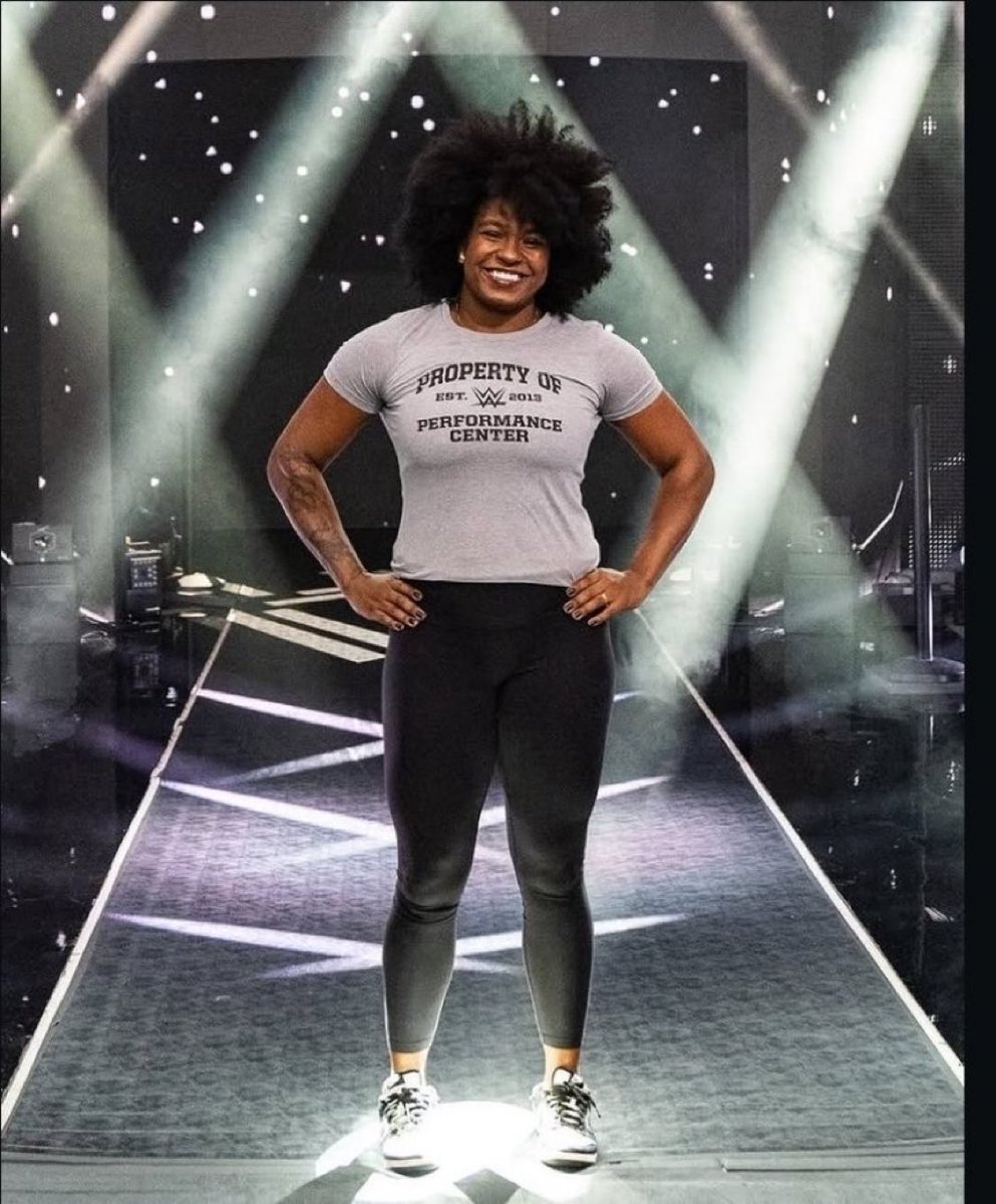 elaswrestling's tweet photo. E TEM BRASIL NO PERFORMANCE CENTER 🇧🇷 

Ana da Silva foi recrutada no tryout de Orlando e está na classe de rookies do WWE Performance Center! 

Muito sucesso pra diva 🫶🏻😭✨ https://t.co/f3lpYpgltQ