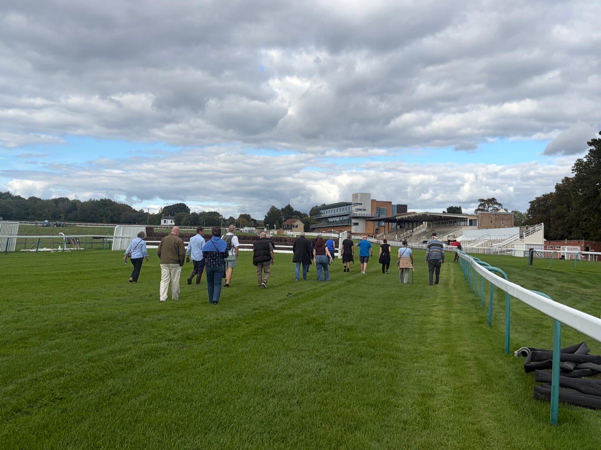 FontwellPark's tweet photo. Yesterday we had the pleasure of welcoming some of our Annual Members for a course walk and drinks hosted by Clerk of the Course, Philip Hide and Head grounds person, Paul Mant. 

Memberships will soon be on sale for 2027 🐎 https://t.co/4sRLFD2XjY