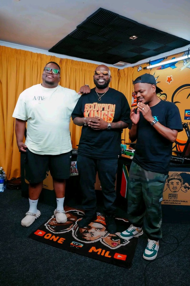SdizoRSA's tweet photo. This was Phori's best interview,  Macg can hold down an interview, his not scared to ask anything, I like that👌🏽 and My Goat Phori's English has improved, you can see a person who reads a lot.

#PodcastAndChillWithMacG https://t.co/xE6TtvTJhY