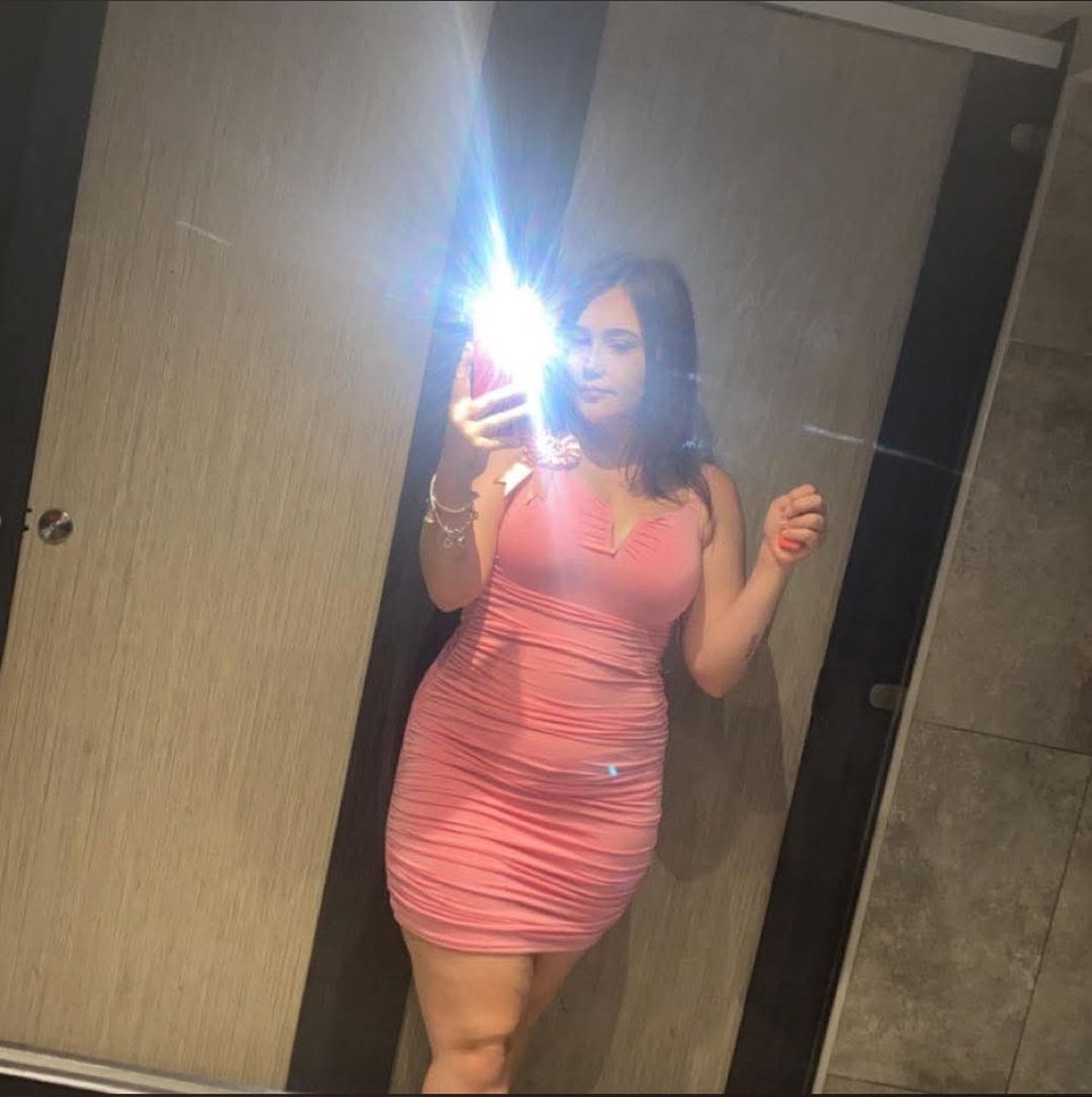 reco_212's tweet photo. Submission Chloe butterfield 👀#irl #chav #slut https://t.co/gCqAbKgukr