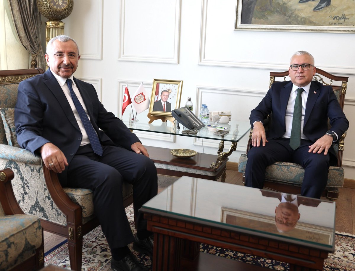 bbismailerdem's tweet photo. Sivas Valimiz Sayın @valisimsek beye ziyarette bulundum. 

17. Sivas Tanıtım Günleri ile ilgili hazırlıkları görüştük ve değerlendirmelerde bulunduk. Sayın valimizin göstermiş olduğu ilgi alakaya hemşerilerim adına çok çok teşekkür ederim. @Akparti @TC_icisleri @sivasvaliligi https://t.co/1eqMJEVoYa
