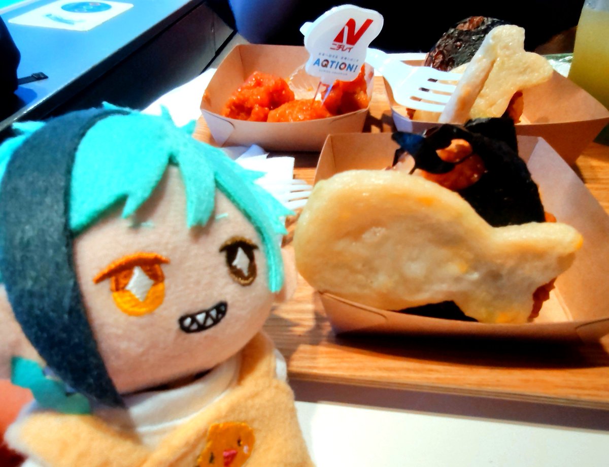 maronui_twst's tweet photo. これはおさかなかまぼこを食べてご機嫌ちゃんだったフロぬいちゃん🦈🐟️

#twstぬい撮り部
#ぬいと暮らす365日 https://t.co/LJ7C03j8px