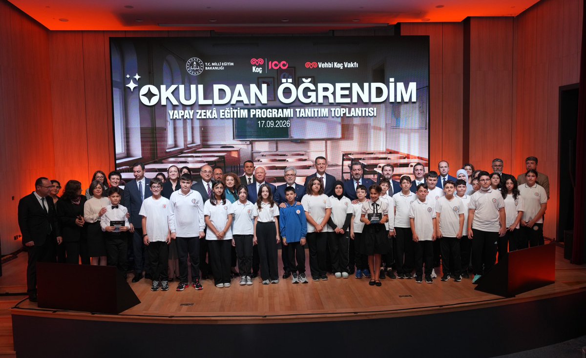 tcmeb's tweet photo. Ortaokul Öğrencileri İçin Yapay Zekâ Eğitim Programı Hayata Geçirildi

Beceri odaklı, bütüncül ve “sistem okuryazarlığı” yaklaşımı doğrultusunda hazırlanan “Yapay Zekâ Eğitim Programı” ile öğrencilerin yapay zekâyı yalnızca kullanan değil; nasıl çalıştığını anlayan, sorgulayan ve ortaya çıkan sonuçları bütüncül bir bakış açısıyla değerlendirebilen bireyler olarak yetişmelerinin desteklenmesi hedefleniyor.

👉🏻 https://t.co/ES5sEAZZUG