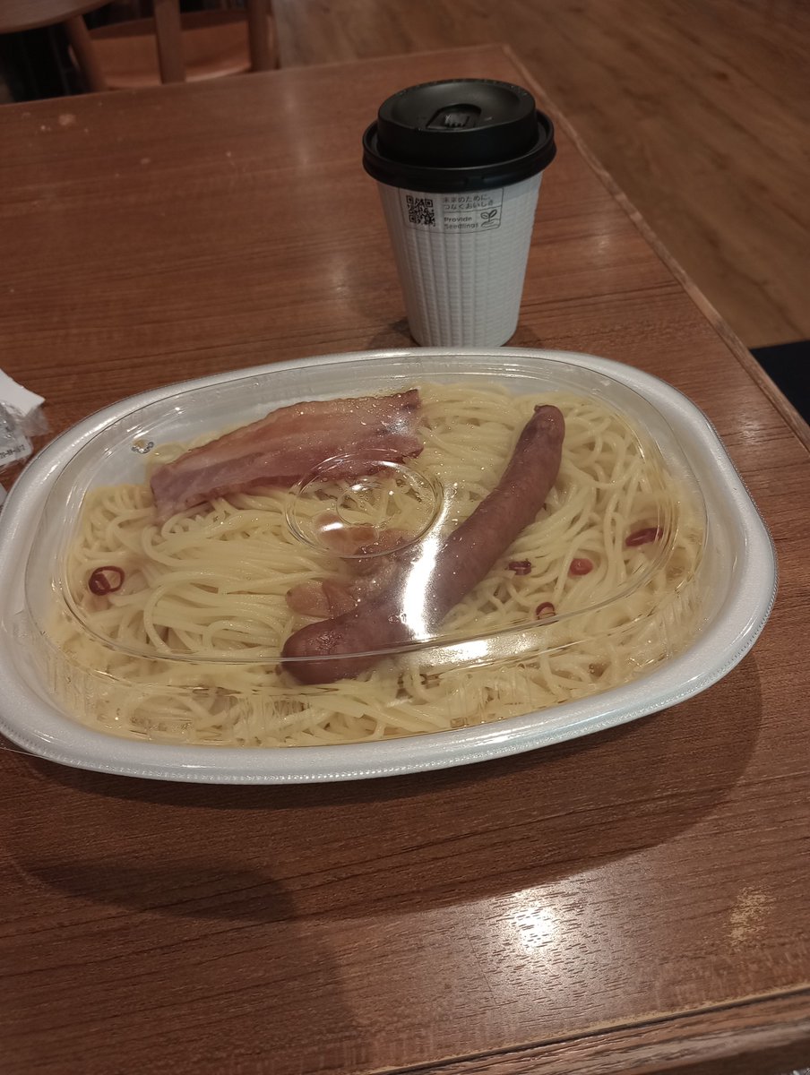 m2_mizy's tweet photo. 明日は本社に行かんと行かんのにこんな時間に帰宅中〜
とりあえず腹ごしらえを
今夜はセブンで簡単に済ませます https://t.co/9VnXAWbo67