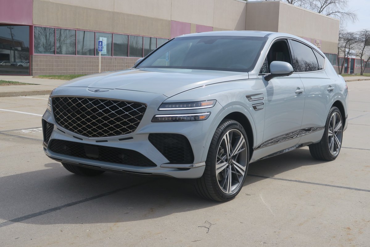 KristenCorvr0x's tweet photo. Genesis Motors has unveiled the GV80 Coupe, joining premium rivals like the BMW X6 and Mercedes-Benz GLC and GLE Coupes. https://t.co/wRkRE0dWH6