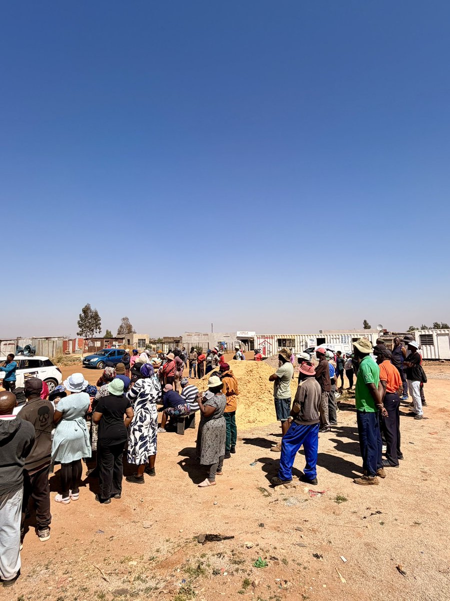BOSA_Joburg's tweet photo. [PICTURES 📸] 

Community members are arriving in Slovoville ahead of the Community Engagement with Johannesburg Mayoral Candidate @NobuntuSA MP.

The engagement is already underway as residents gather to share their experiences, concerns and hopes for a Johannesburg that works for everyone.

We’re listening. We’re engaging. We’re building.

#Nobuntu4Mayor #BuildJoburg