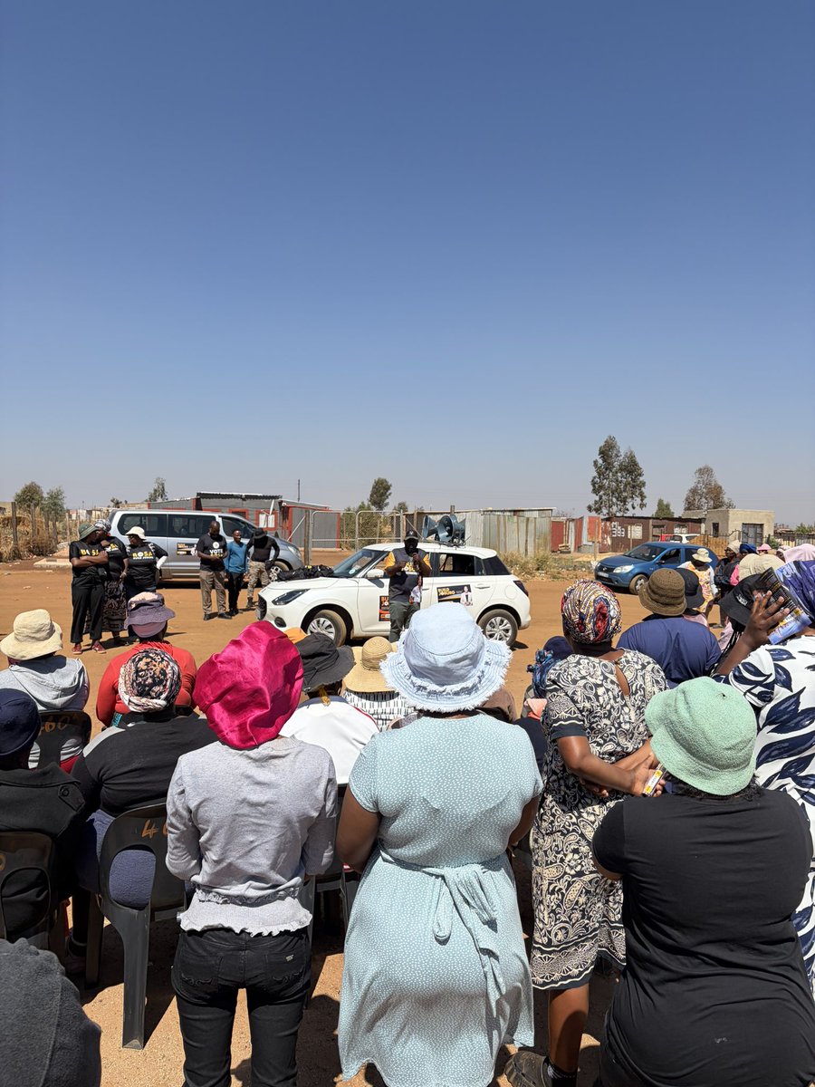 BOSA_Joburg's tweet photo. [PICTURES 📸] 

Community members are arriving in Slovoville ahead of the Community Engagement with Johannesburg Mayoral Candidate @NobuntuSA MP.

The engagement is already underway as residents gather to share their experiences, concerns and hopes for a Johannesburg that works for everyone.

We’re listening. We’re engaging. We’re building.

#Nobuntu4Mayor #BuildJoburg