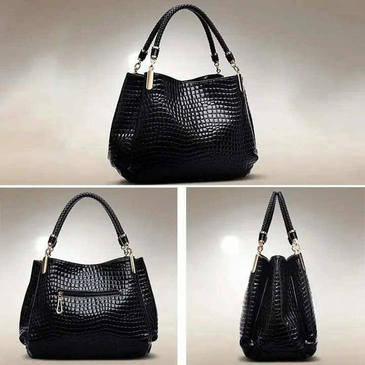 ManualDoiron's tweet photo. Ready to elevate your style? Meet CLEVI Paris’s Sac Seau TPU Brillant Motif Crocodile—a chic, spacious 36×11×29 cm bag that adds effortless glamour to any office or everyday look. Just €21. 99. Add it to your cart before it’s gone. https://t.co/YUw1MMtTnc