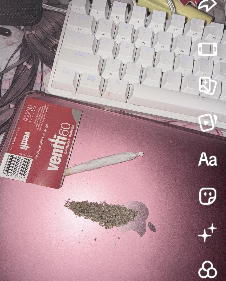 yourdesiiire's tweet photo. 'how do u have such low cortisol' well...... 

#420twt https://t.co/dkYKPZM7Fl