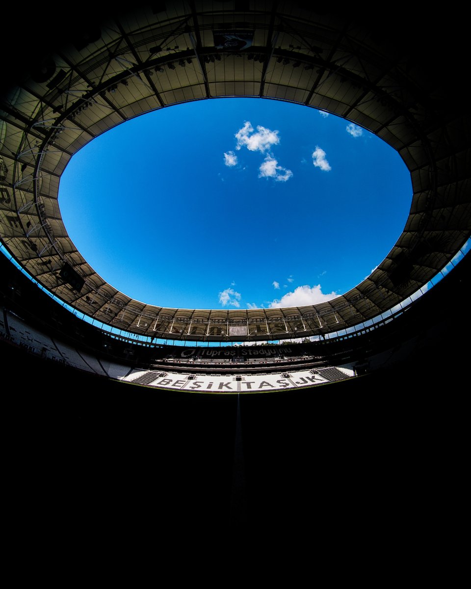 Besiktas's tweet photo. Evimiz maça hazır. 🏠

🏴🏳️ https://t.co/2DupMDnL92
