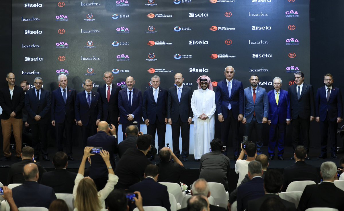 OA_BAK's tweet photo. İstanbul'da düzenlenecek 2027 İspanya Süper Kupası tanıtım toplantısını gerçekleştirdik.⚽️🏆
 
Bu önemli organizasyonun Türkiye’ye kazandırılmasında emeği geçen tüm kurumlarımıza ve paydaşlarımıza teşekkür ediyorum. 

Dünyanın en önemli spor organizasyonlarına ev sahipliği yapmaya devam edeceğiz. Bizi izlemeye devam edin.😎🇹🇷