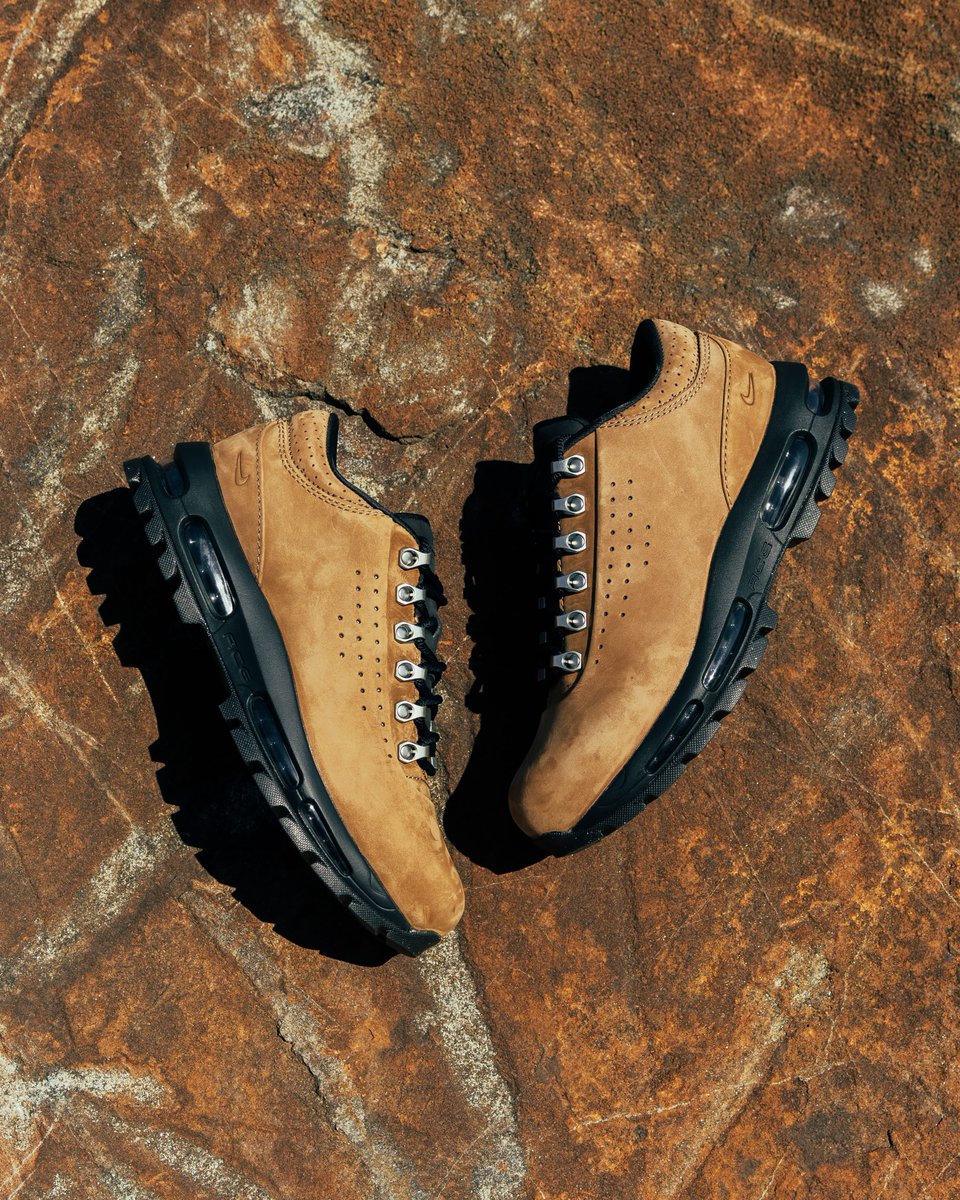 DTLRVILLA's tweet photo. The Boot you didn't know you needed! The #Nike Goadome Low SP is available in-store and online. 

Link to Nike: https://t.co/9nG4P7yS3b https://t.co/8QjJehTugK