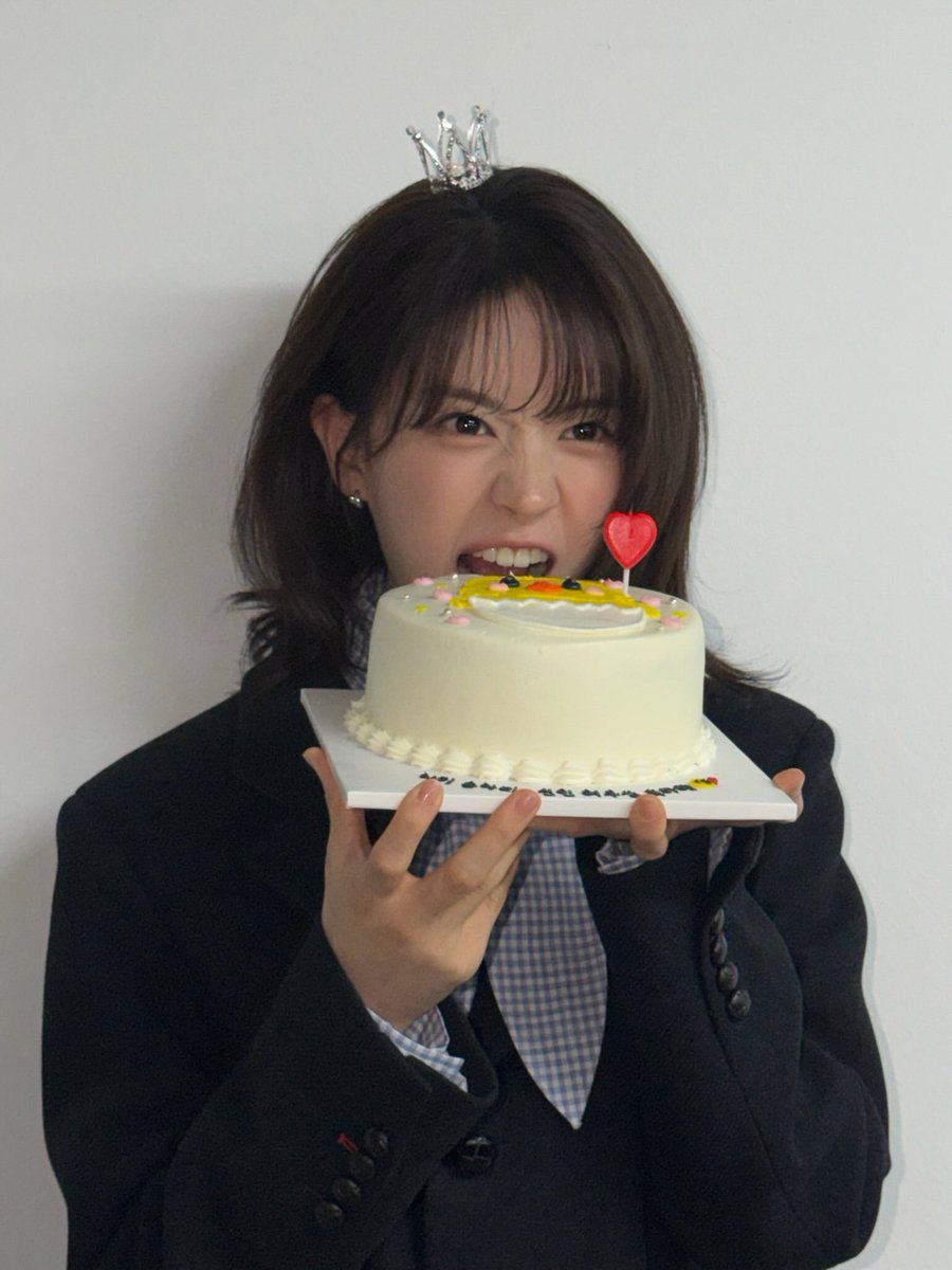 S0y0ungee's tweet photo. 존예….개미녀 https://t.co/qw2IcqryKV