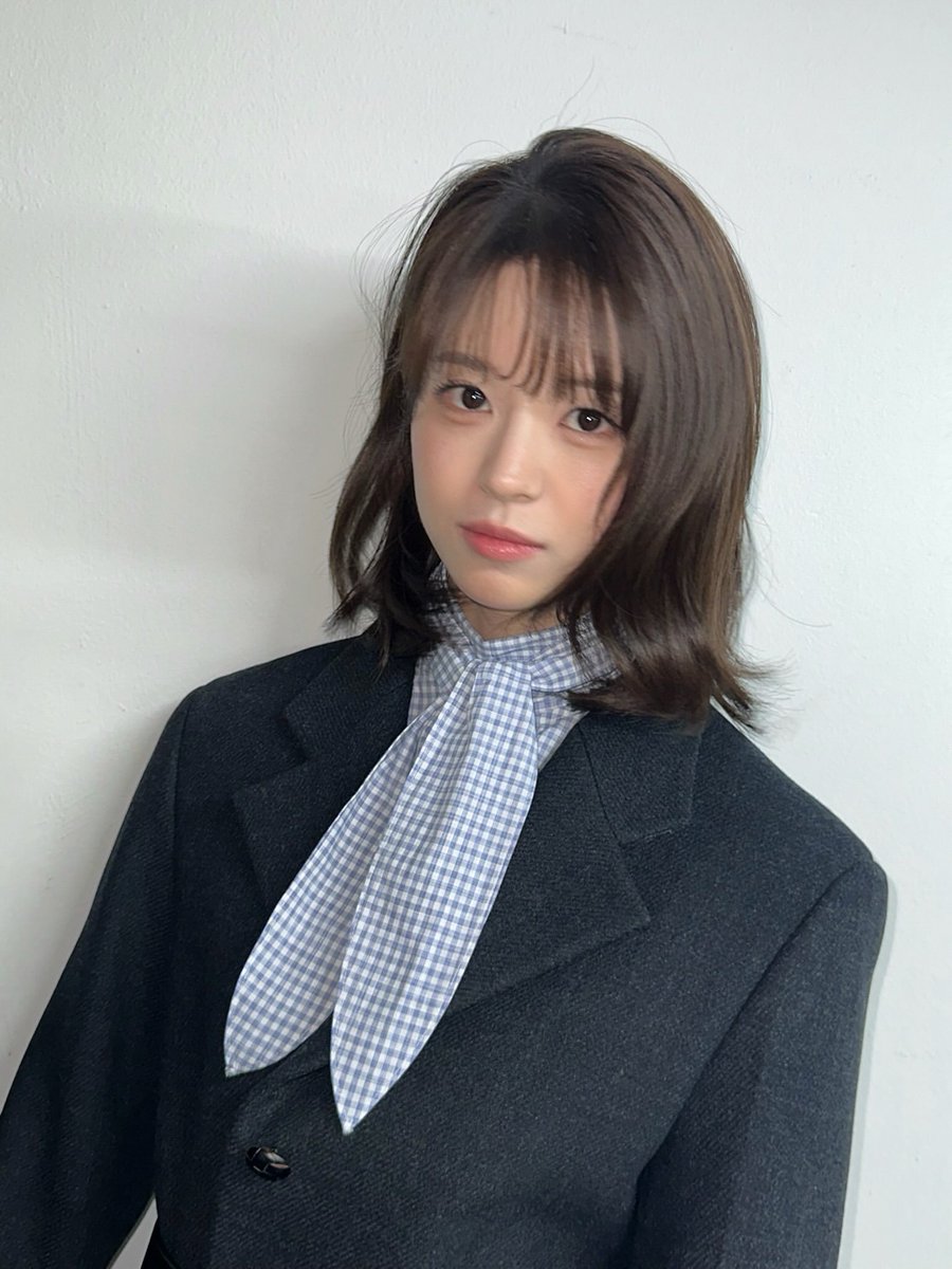 S0y0ungee's tweet photo. 존예….개미녀 https://t.co/qw2IcqryKV
