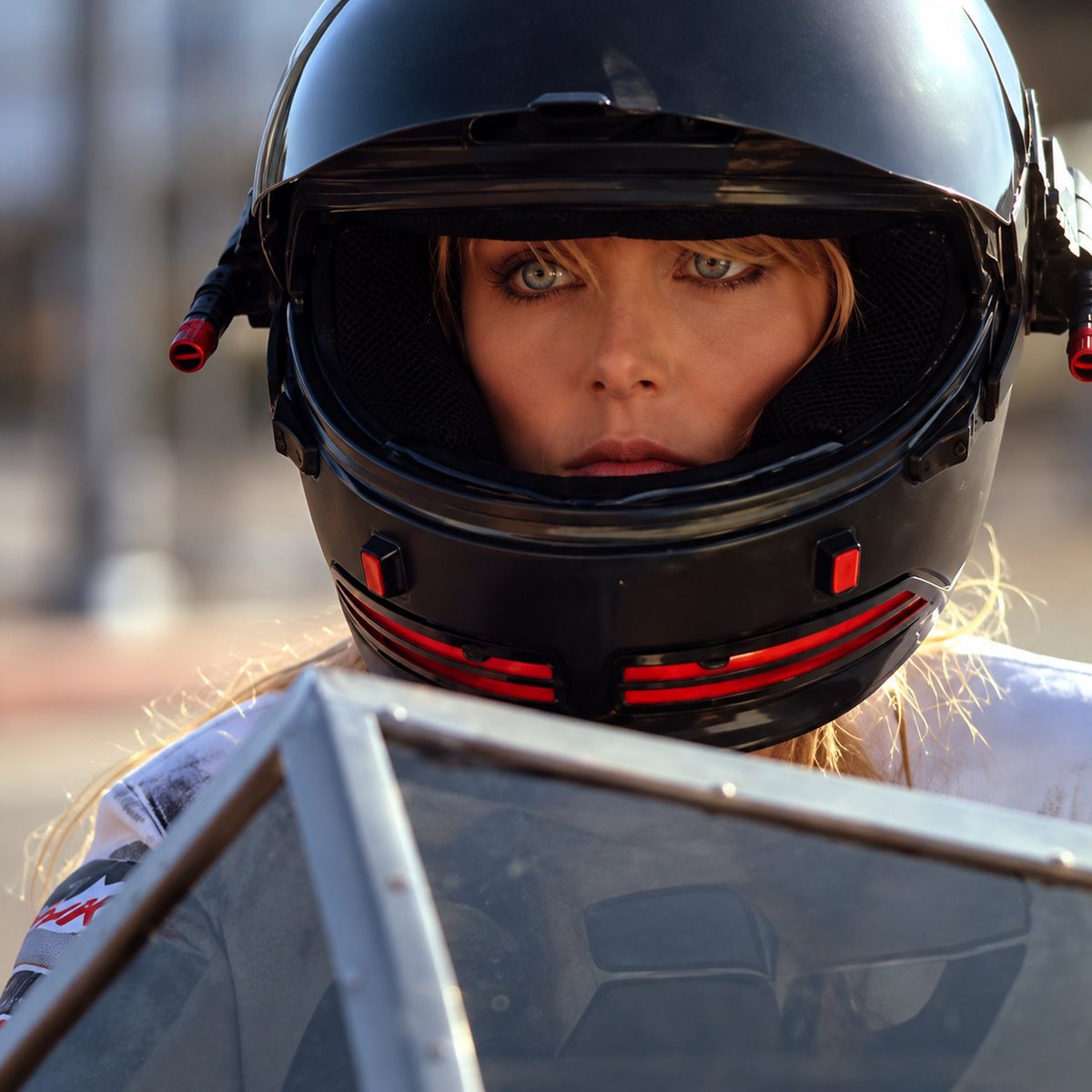 SuperChrisJones's tweet photo. Who remembers Heather Thomas in 1987's "Cyclone" 😀😍💪 Awesome movie, awesome times! 

Watch here and enjoy:
https://t.co/YJDS5EkiD5

#Cyclone1987 #HeatherThomas #JeffreyCombs #LostMedia #ActionMovies https://t.co/0Ogk7R1Z8n