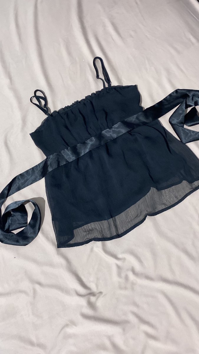 bekaindly's tweet photo. WTS, dom jogja, bisa oyen no cod, hit me up if you’re interested!!

1. top lace flare – 55k
2. blouse stripe – 45k
3. pretty tanktop – 20k
4. tanktop plisket purpur – 30k https://t.co/m6pj2Z3Eej