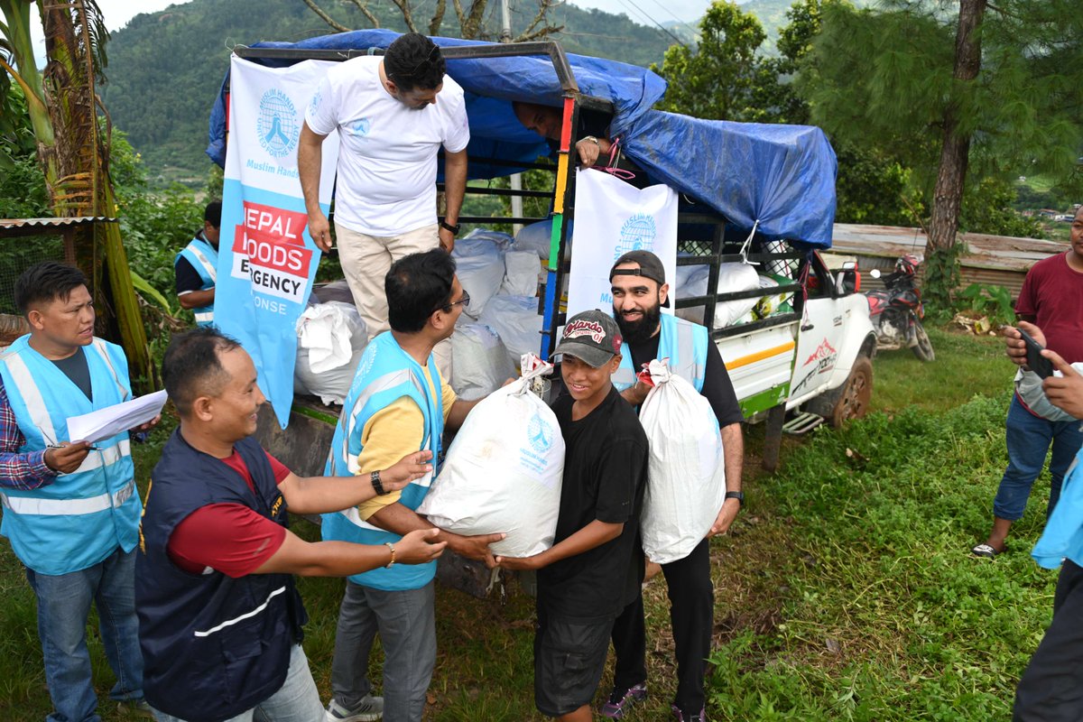muslimhandsusa's tweet photo. Severe floods and landslides in Nepal have left families in urgent need. Muslim Hands USA, through our partner ILM, is providing hot meals, food supplies, and essential items to those affected.

Help provide emergency relief today. 

#MuslimHandsUSA https://t.co/A50WwaFMNs