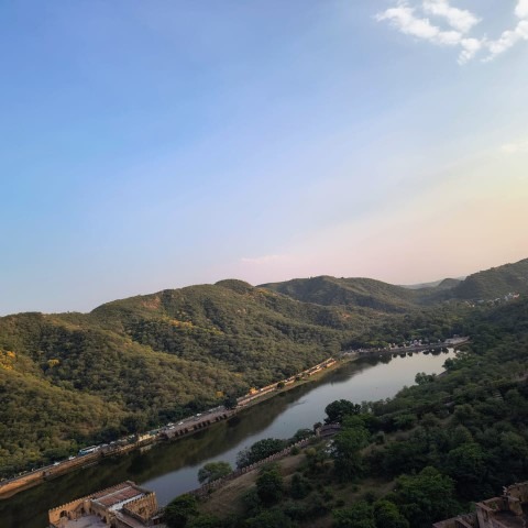 LydiaPiskuhjfc's tweet photo. Jaipur from Above

A beautiful view of hills, calm waters, and historic surroundings, where Rajasthan’s rugged landscape meets timeless architecture. A quieter side of the Pink City. https://t.co/3hEtzTPTwN
