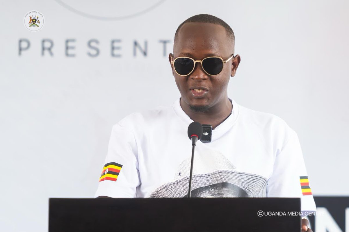 Tayebwa_cresh's tweet photo. Briefed the media ahead of Mzee @82, this Saturday at Kololo.
Celebrating a legacy. Inspiring a generation. Shaping Africa’s future. 🌍🇺🇬
#MzeeAt82 #UhuruNaUmoja #GenZForGen7 https://t.co/Q7h8y3AUpv