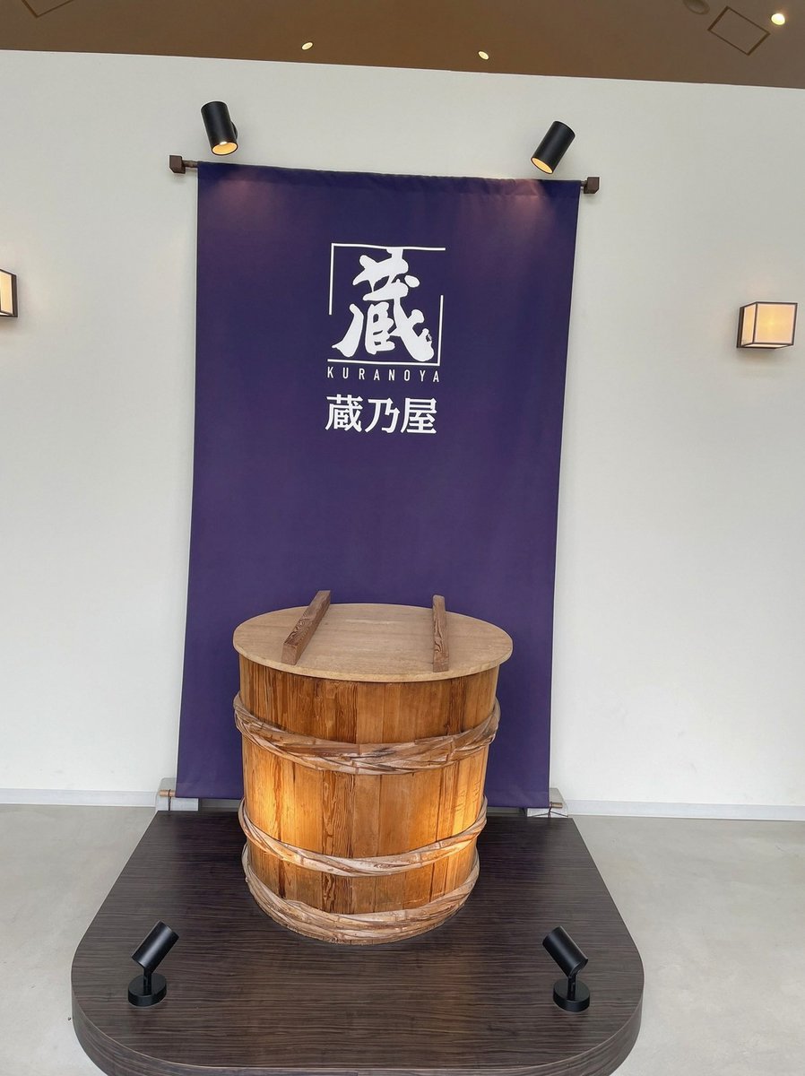 berrypeach984's tweet photo. ワイの今の会社マスク必須なんやけど、夜勤一緒にしてる相方さんが目元だけ見ると完全に末澤誠也でずっとキュンしてる(女) https://t.co/v3hJDz0zoo