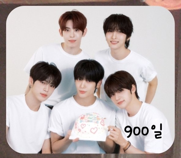 coming_siyun2's tweet photo. 나우즈 900일 축하💕 https://t.co/3hBbnvlUhk