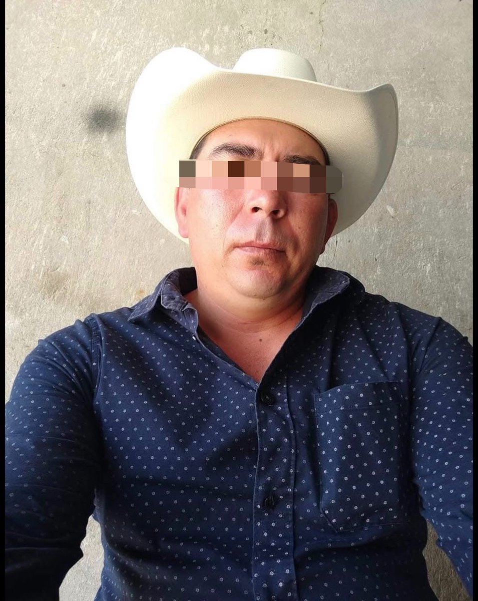 gadielrochaa12's tweet photo. Señor casado es profesor de agronomía muy caliente y le encanta coger por el culo 🥵 https://t.co/20kStcsJSz