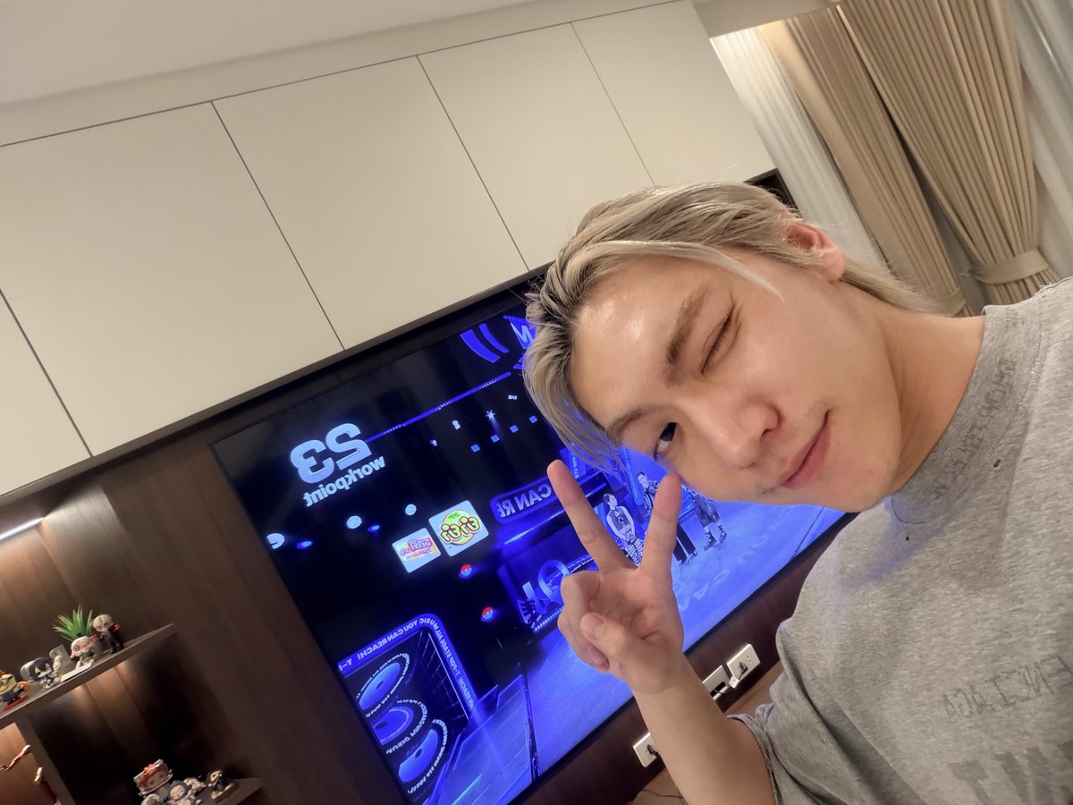 Bossckm_'s tweet photo. จะมาลุคไหนนะ เปิดช่อง 23 เลยครับบ 😗❤️

#TOOBUSY_BOSSCKM https://t.co/G1EcJ89MLQ