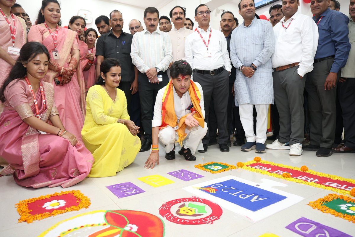 CPMGMP's tweet photo. @JM_Scindia @IndiaPostOffice भारत सरकार की डाकघर आधुनिकीकरण की महत्वाकांक्षी पहल के अंतर्गत स्कूल ऑफ प्लानिंग एण्ड आर्किटेक्चर नई दिल्ली के डिजाइन संबंधी दिशा.निर्देशों के अनुरूप गुना प्रधान डाकघर के कायाकल्प लुक एंड फील इम्प्रूवमेंट का कार्य पूर्ण किया गया है । 

#SpecialCampaign6 #indiapost #guna https://t.co/5oCZQw9Uyu