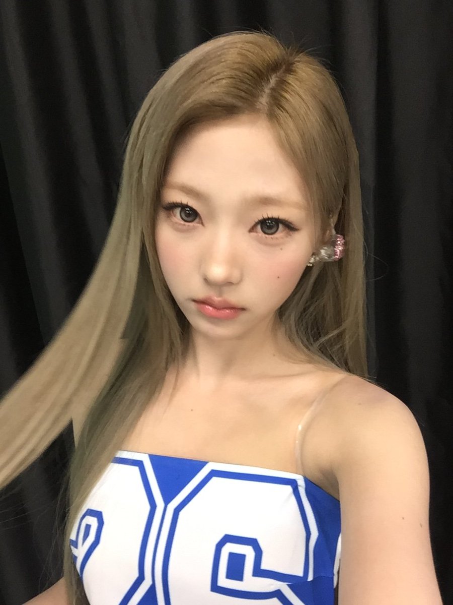 hobby_h2h's tweet photo. 260917 하츠투하츠 위버스 #STELLA #스텔라

중앙대😽😽 https://t.co/mq7ryDDJ6W