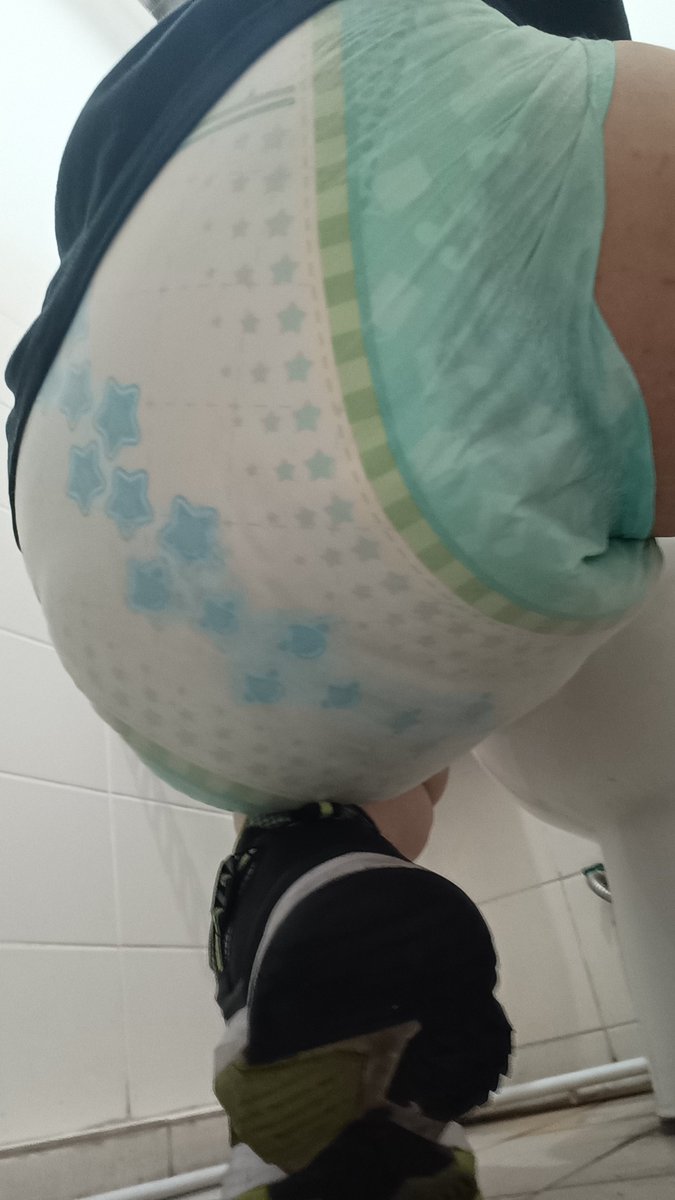Stinkycario's tweet photo. Wearing diaper out to public today :3 https://t.co/ERfvbrAjw0