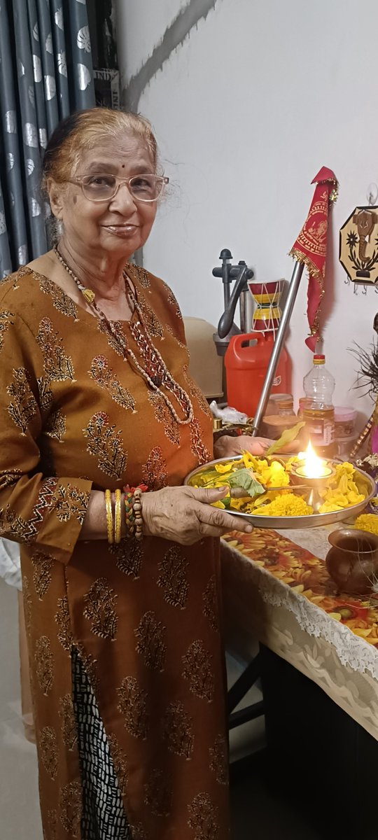 saakshy's tweet photo. @narendramodi
#HappyBdayPMModi मेरी माता जी द्वारा आदरणीय ओर सबके प्रिय प्रधानमंत्रीजी मोदी जी के जन्मदिन के उपलक्ष्य पर उनकी लंबी उम्र के लिए दीप प्रज्वलित किया गया। https://t.co/yjzzd00pdc