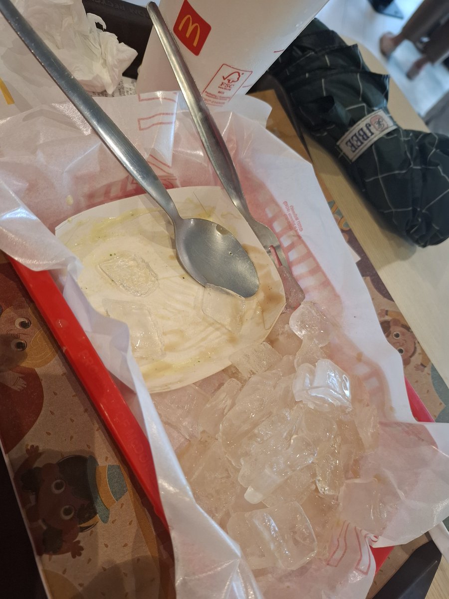 xandz34's tweet photo. This much ice??? 

Mcdo Almost Everyday....🍗🍚🍟🍔🥤🍦
#mcdo #mcdoph #fries #chicken #burger 
📷 Aug 17- Sept 4, 2026 @McDo_PH https://t.co/s7QyilIAmA