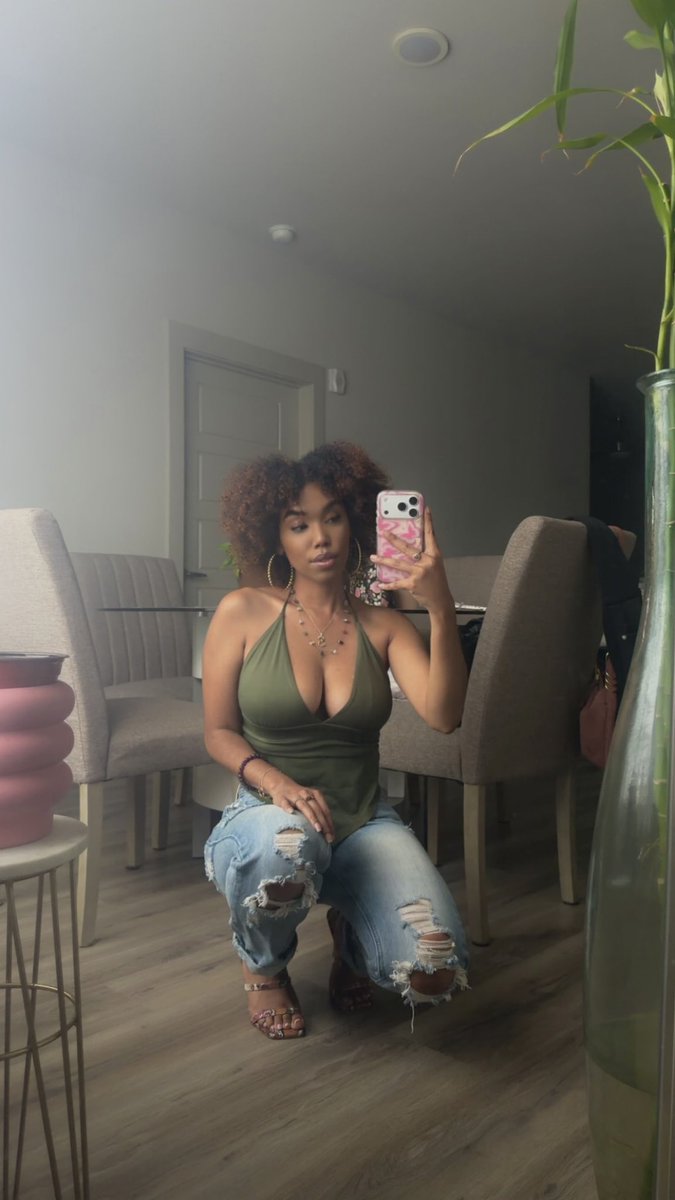 shvynnee's tweet photo. backtoback concerts ๐ถ
#masego #chancetherapper https://t.co/AqnFmnjkYP