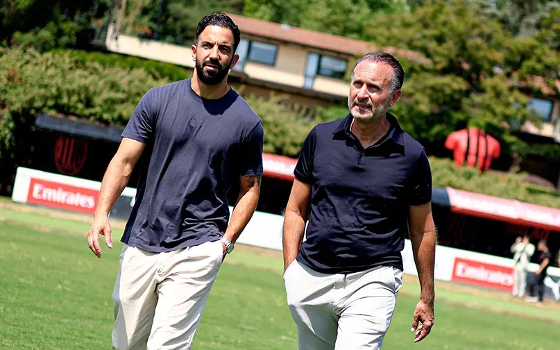 footballkush's tweet photo. This meeting between Gerry Cardinale and Ruben Amorim feels massively overhyped to me.

Cardinale has met with Amorim after every game. They’re in regular communication — yet some outlets are framing this like some major showdown.

I’d bet it’s a meeting like any other: they’ll discuss what went wrong against Benfica and move on.

It’s ONE loss. Everyone needs to calm down about sacking him 🤦🏽‍♂️