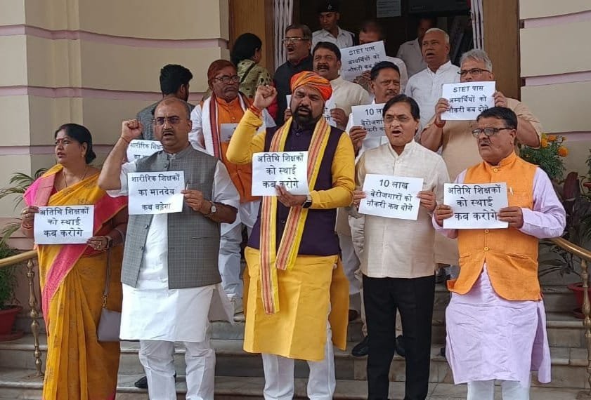 PPratap70971's tweet photo. @AbhayK10343 @PMOIndia @narendramodi @samrat4bjp @mkrtiwari_bjp @Mukesh_Journo @mmalayanil @RajeshKumar_01 देश के यशस्वी विश्वकर्मा शिल्पकार माननीय प्रधानमंत्री जी पूरे बिहार #शारीरिक_शिक्षा_एवं_स्वास्थ्य_अनुदेशक खेल शिक्षक परिवार की ओर से जन्मदिन की हार्दिक शुभकामनाएं बधाई 💐🎂 @PMOIndia @narendramodi @samrat4bjp @mkrtiwari_bjp @Mukesh_Journo @mmalayanil @RajeshKumar_01 https://t.co/r4dDX5lVjs