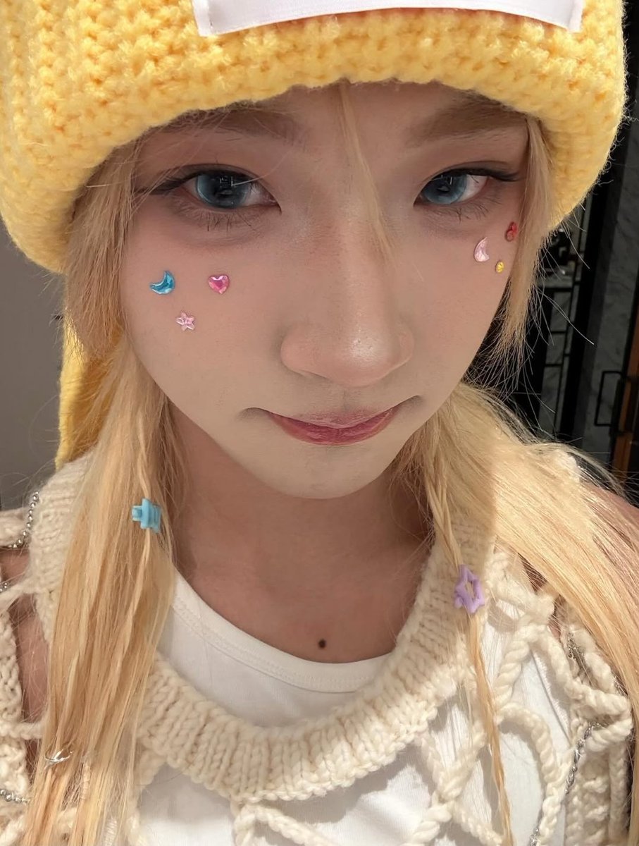 MUAINARAK85's tweet photo. ขอนำเสนอ 4 ลุคนี้ละกัน 🩷🥕

ลุคยืน 1 ในจัย ชุดไทย สวยสง่า งดงามที่สุด 
ลุค 2 ยัยกาต่าย มีความน่ารักม้อบแม้บ ขี้เล่น 
ลุค 3 มีความเฟียส ความเท่ปนเซะซี่ มีเสน่ห์ 
ลุค 4 ยัยยี่หร่า มีความเผ็ชและเซะซี่มาด 

#หูเย่เทา  #Huyetao  
#NexT1DE_Huyetao  #NexT1DE
#Happy26thHuyetaoDay https://t.co/FoXzU3V8XD