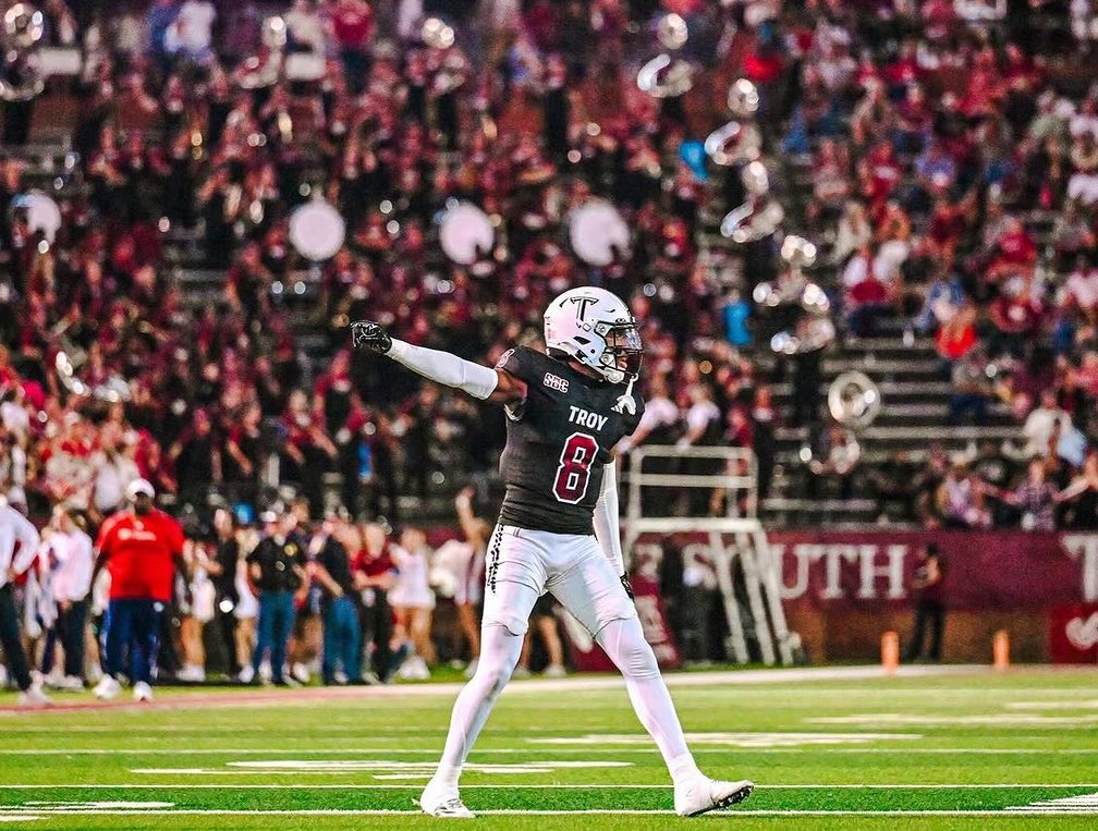 KamronRoberts9's tweet photo. Thankful and Blessed to receive an offer from @TroyTrojansFB 

@DrewCasa_ @CoachWright37 @coachjayhughes_ @TomLoy247 @Coach_Drew1 @samspiegs
@Andrew_Ivins @ChadSimmons_ @SWiltfong_ @BrianDohn247
@BrandonHuffman @TheUCReport
@TomLuginbill @CraigHaubert
@CharlesPower @DC15sports @GregBiggins @adamgorney @DemetricDWarren @LemmingReport @TomLuginbill @MacCorleone74 @Wallace__Reagan