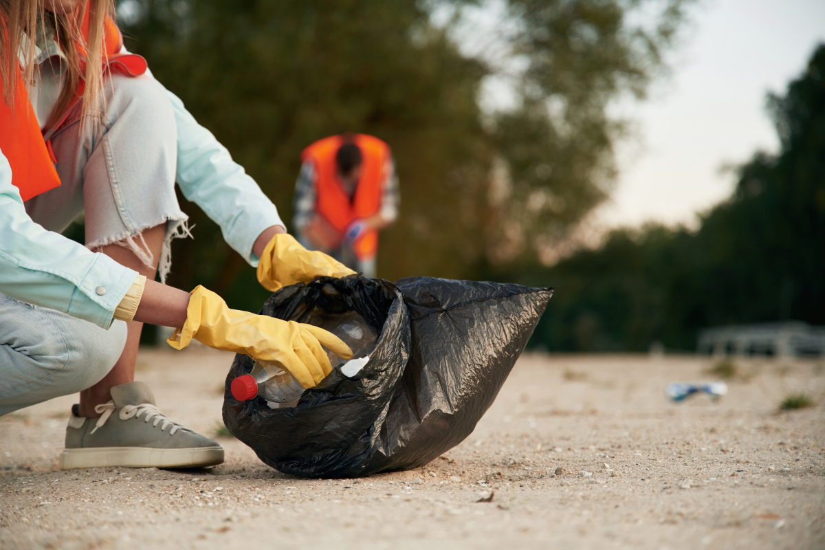 MirtaMilfeld's tweet photo. [Hey neighbors! Join our community park cleanup this Sat 9am-12pm – free snacks + new friends waiting!  Sign up via our website to grab your spot!]， https://t.co/SvFcGk9sDb