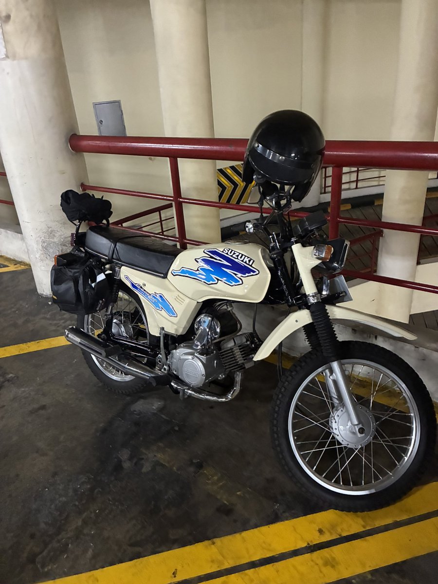 nyohndasmu's tweet photo. Cubanget Suzuki A100 Econos putih, kapan lagi liat 2 tak keliaran di SCBD https://t.co/fX7MqY5rVB