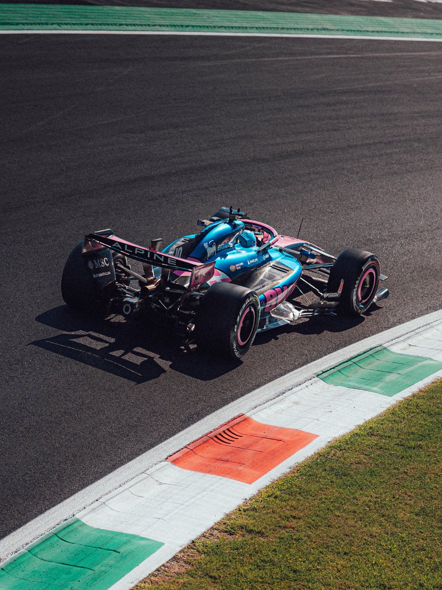 AlpineF1Team's tweet photo. Moments since the summer break 👀🇳🇱🇮🇹🇪🇸 https://t.co/cvWj8GvgpL