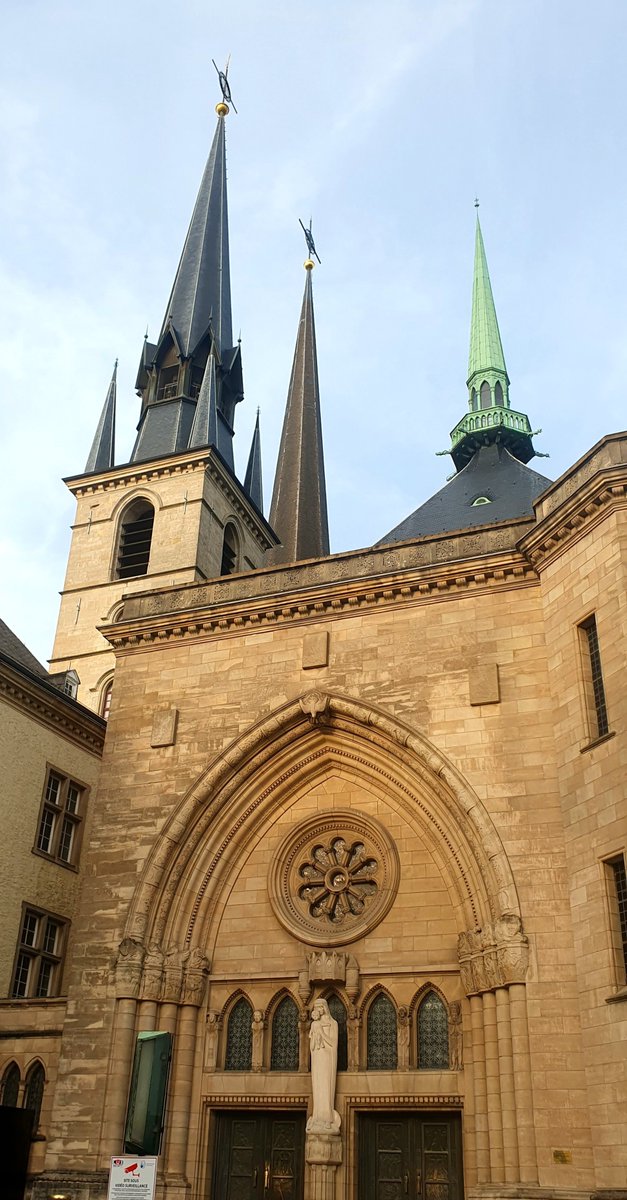 mrSleza's tweet photo. Ещё Собор Люксембургской Богоматери

#travel #luxembourg https://t.co/d9vatEnon6