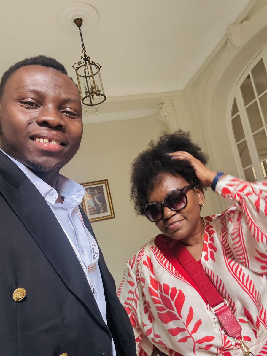 DieuM6149's tweet photo. Très heureux d’avoir rencontré la journaliste @elysee_odia à l’Ambassade de la République démocratique du Congo à Paris. Un plaisir https://t.co/knsfXwTWDn