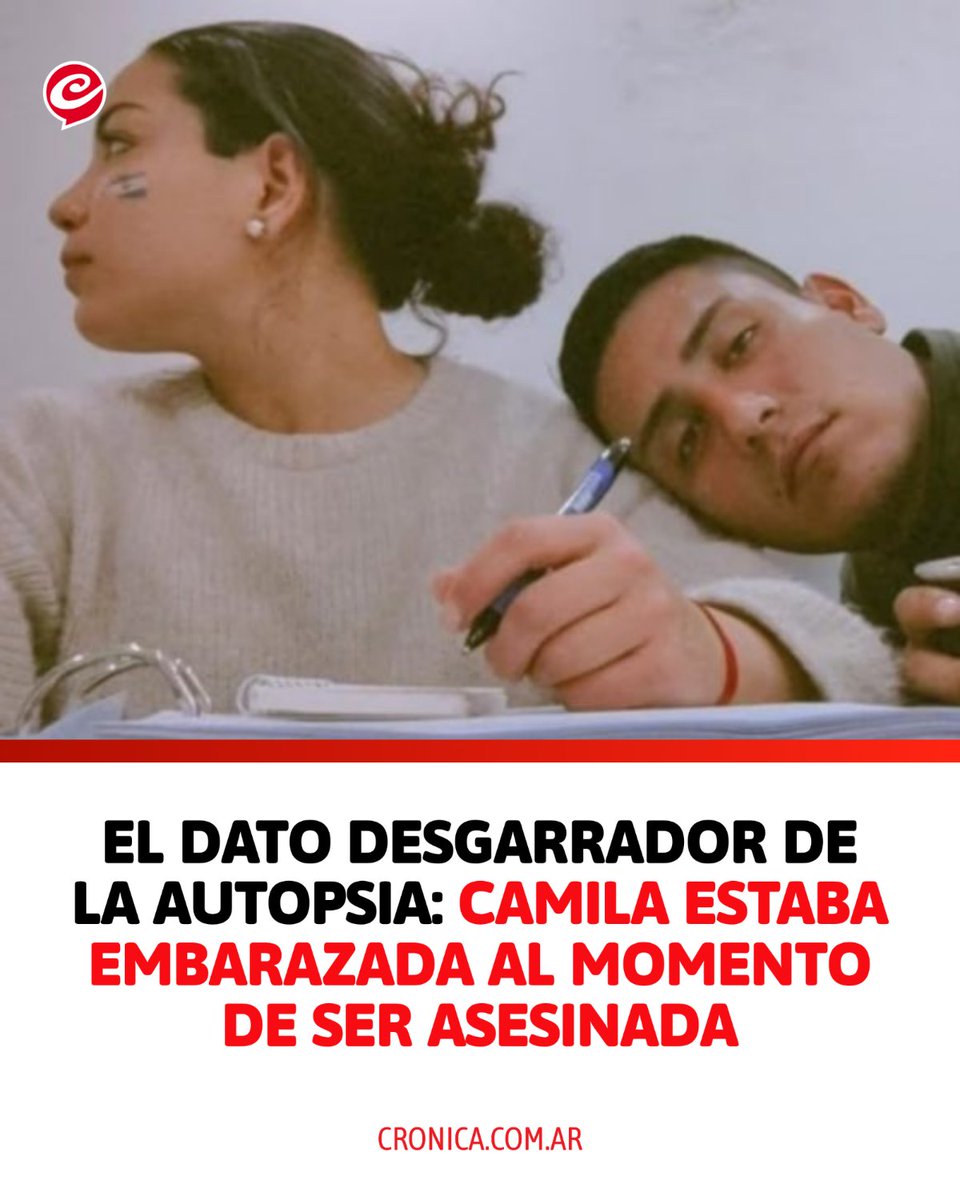 Cronica_ok's tweet photo. ❌SU PAREJA ES EL ÚNICO DETENIDO POR EL CRIMEN

Un estremecedor resultado arrojó en las últimas horas la autopsia realizada al cuerpo de Camila Agustina Vecchiarello, la aspirante a gendarme asesinada en San Juan: la joven estaba embarazada al momento de su muerte.

Se trataba de un embarazo reciente y los investigadores creen que ni Camila ni su marido, único imputado por el femicidio, sabían de la noticia. El resultado de la autopsia se conoció mientras avanza la causa contra Rivero, quien fue acusado por la Fiscalía de Delitos Especiales de haber atacado a la joven con dos cuchillos dentro del departamento en el que ambos vivían.

La acusación sostiene que el hombre primero golpeó a Camila en la cara y luego usó un cuchillo para provocarle varias heridas en la cara y en las manos, compatibles con heridas defensivas, es decir, aquellas que se producen cuando una persona intenta protegerse de una agresión, según los investigadores.

🗞️Leé la nota completa https://t.co/lDOdlviyyC
 #Policiales #Femicidio #SanJuan